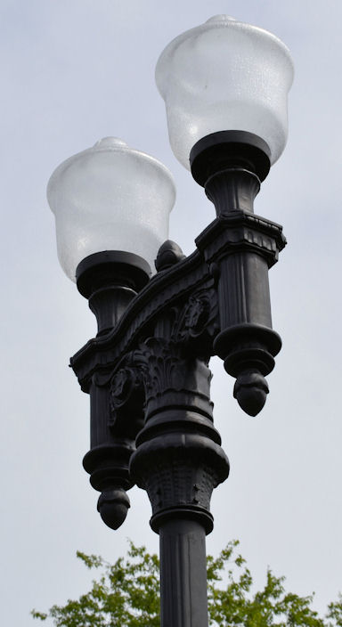 twin light tall street lamp top