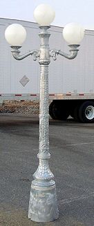3 light cast aluminum basketwaeve street lamp