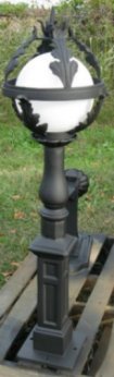cast aluminum petite walkway lamp