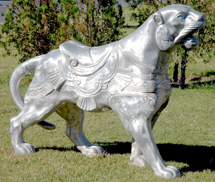 cast aluminum panther statue