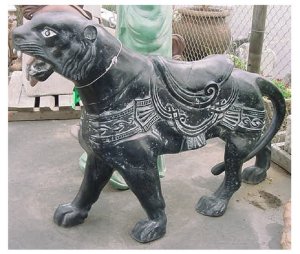 cast aluminum statue