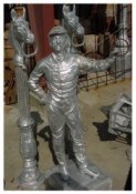 statue