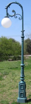 cast aluminum balboa single lamp post with arm down
