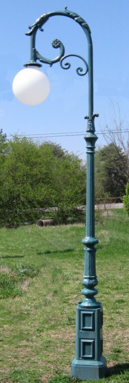 cast aluminum street lamp balboa french design