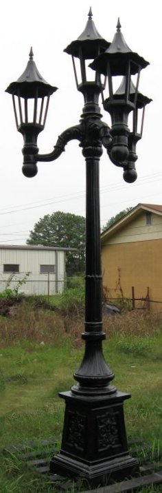 traditional design victorian street lamp with tudor lamps